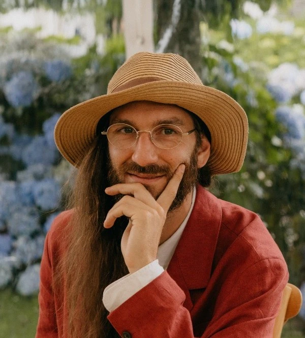 Portrait of Antoine Bellemare, Research-Creation Instigator at Kairos-Hive